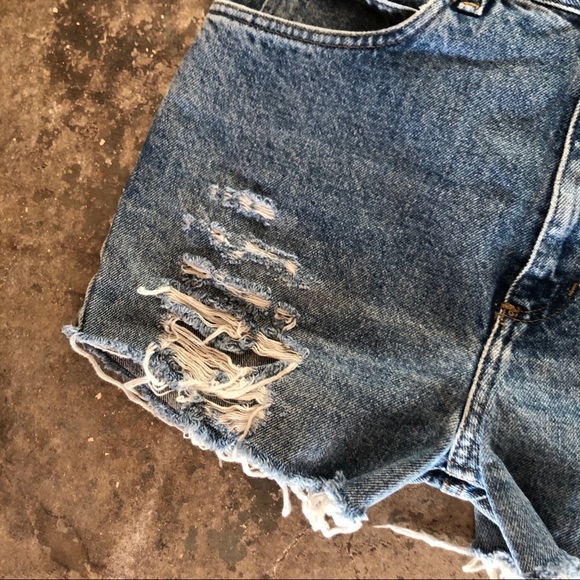 90s Vintage Levi’s Style Cut Off Jean Shorts 4 - Picture 4 of 10